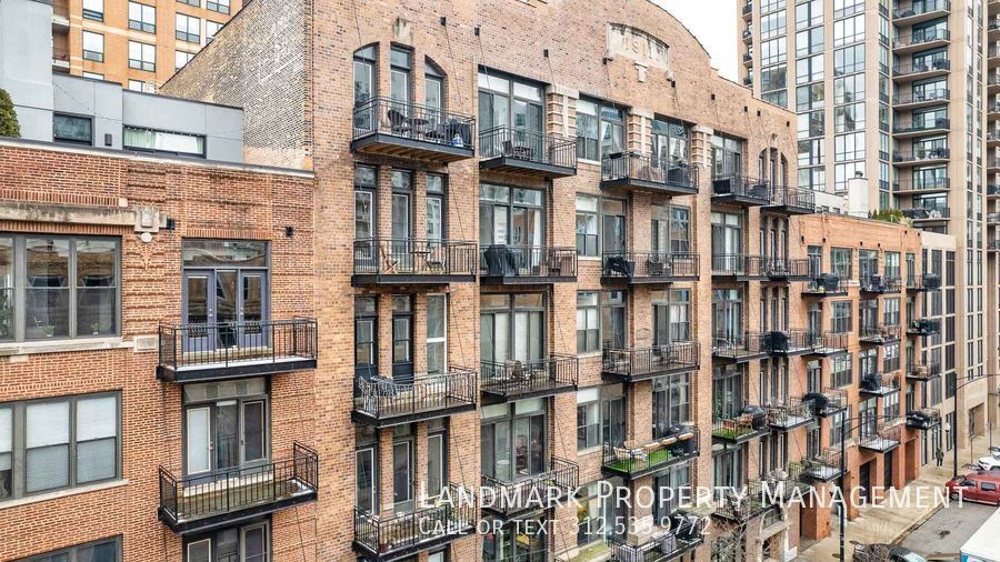 375 W Erie Unit 403 property image
