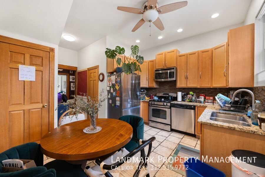 4758 S Champlain Ave property image