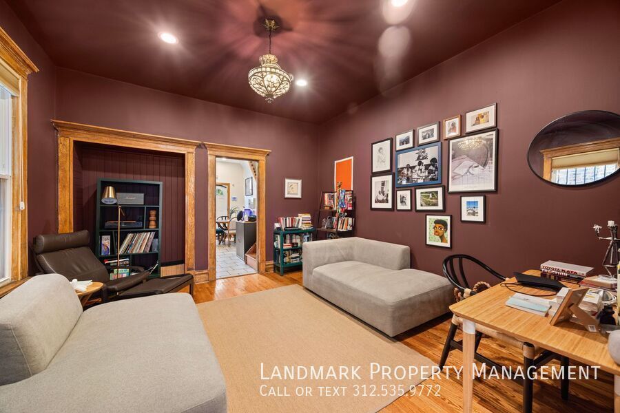 4758 S Champlain Ave property image