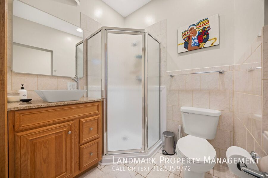 4758 S Champlain Ave property image