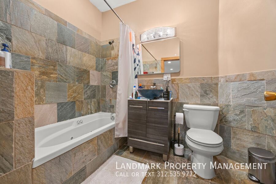 4758 S Champlain Ave property image
