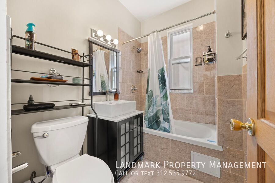 4758 S Champlain Ave property image