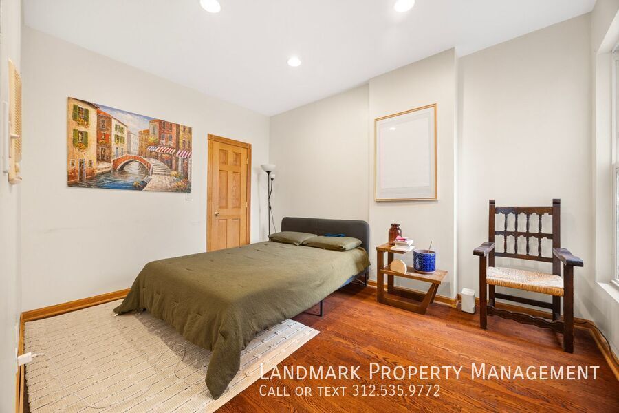 4758 S Champlain Ave property image