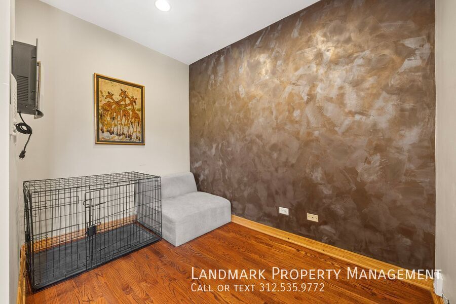 4758 S Champlain Ave property image