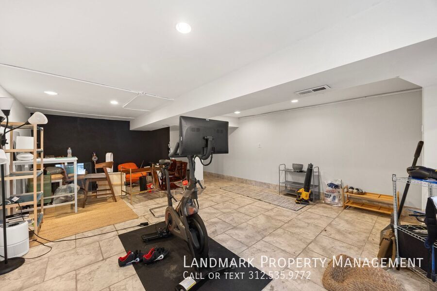 4758 S Champlain Ave property image