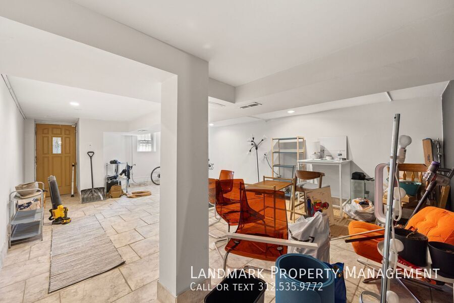4758 S Champlain Ave property image