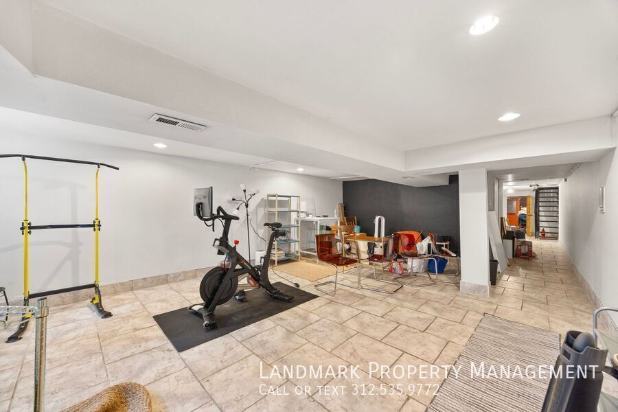 4758 S Champlain Ave property image