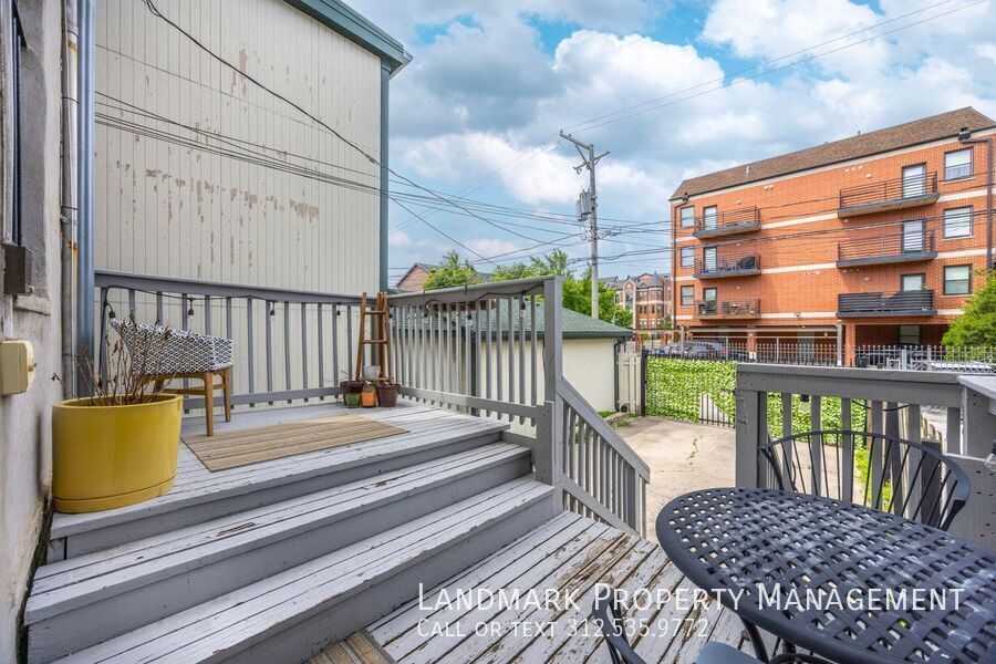 4758 S Champlain Ave property image
