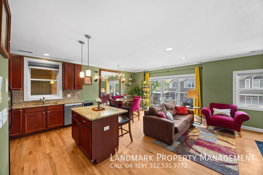 1152 West Roscoe Street Unit 2E property image