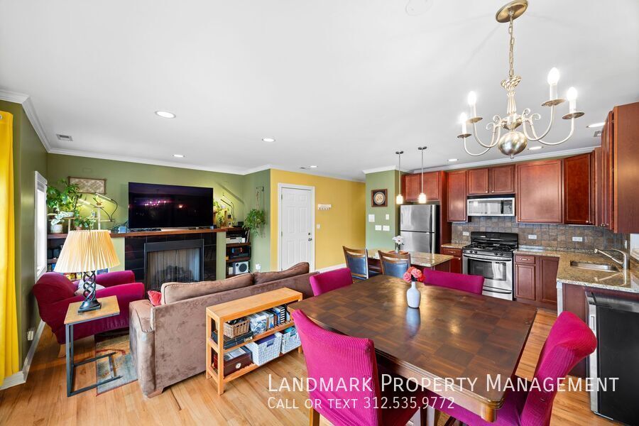 1152 West Roscoe Street Unit 2E property image