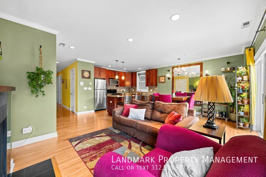 1152 West Roscoe Street Unit 2E property image