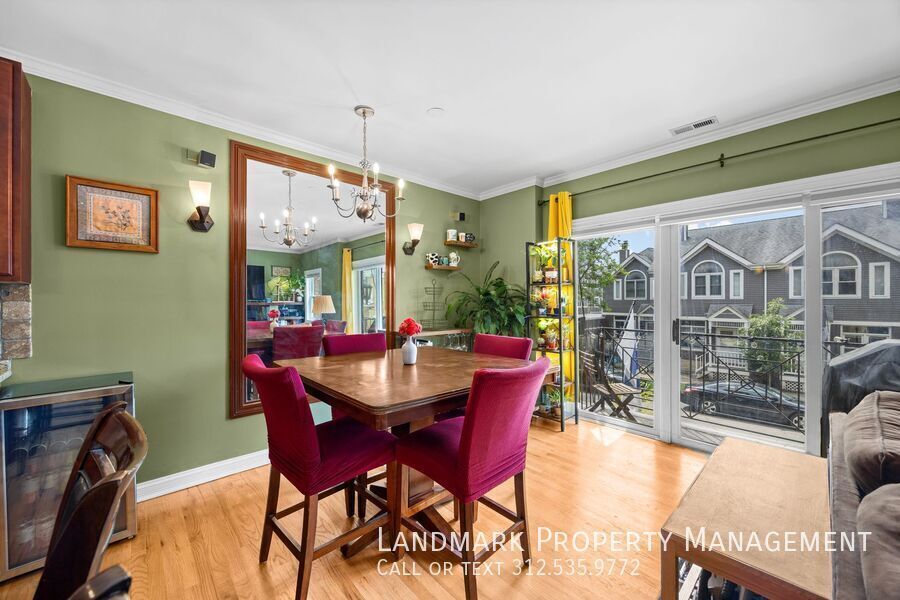1152 West Roscoe Street Unit 2E property image