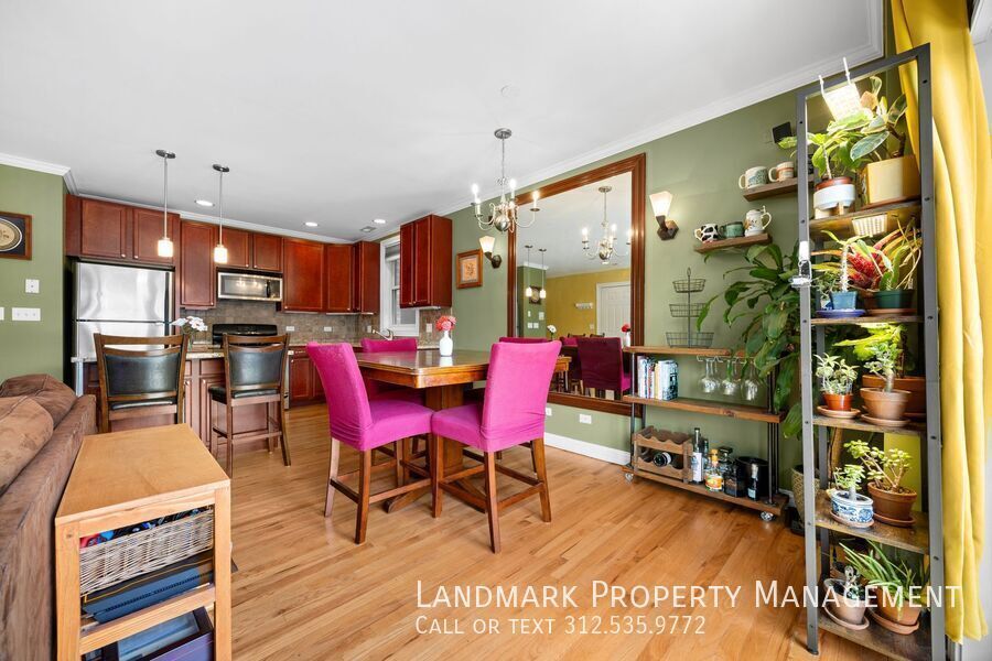 1152 West Roscoe Street Unit 2E property image