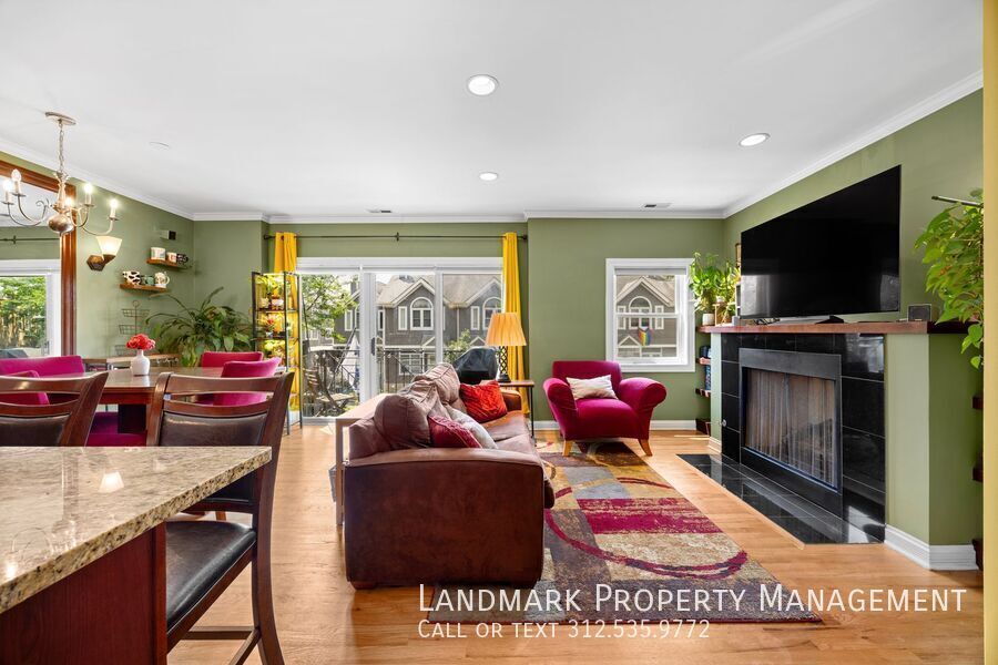 1152 West Roscoe Street Unit 2E property image