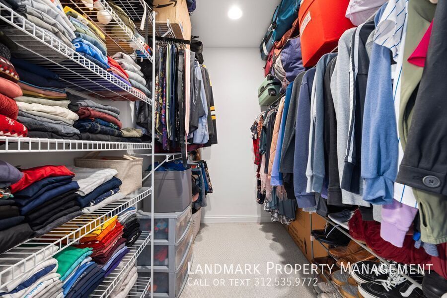 1152 West Roscoe Street Unit 2E property image