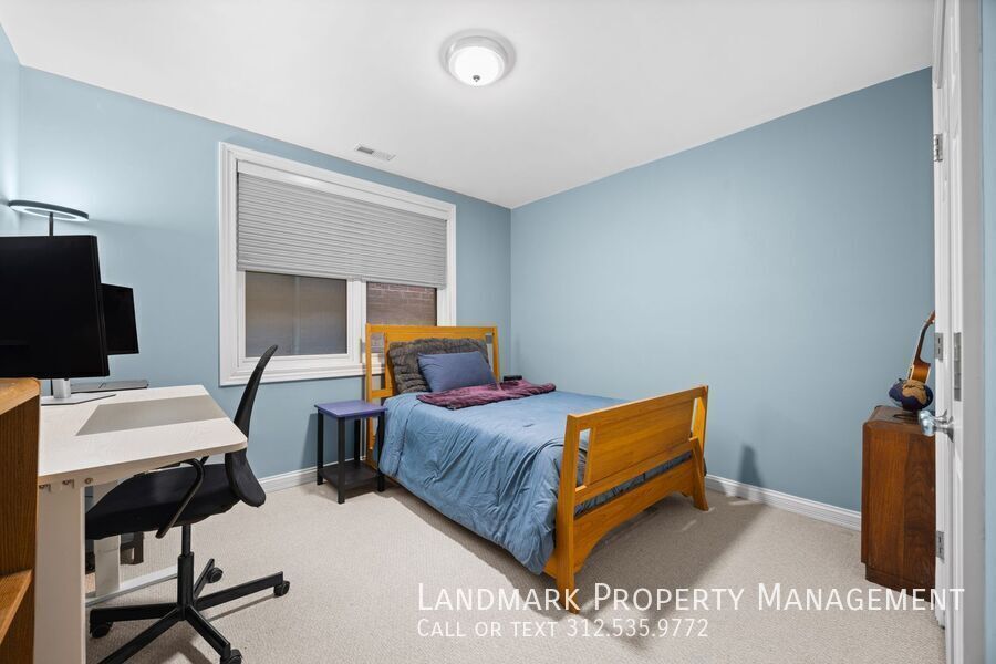 1152 West Roscoe Street Unit 2E property image