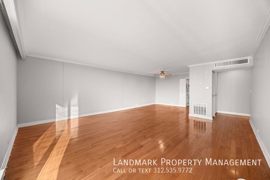 6033 N Sheridan Unit 35D property image