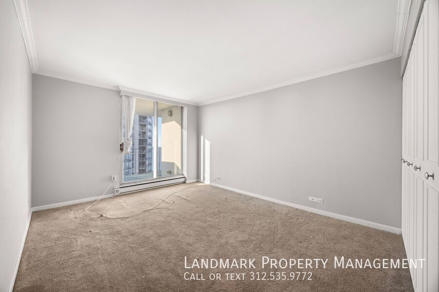 6033 N Sheridan Unit 35D property image