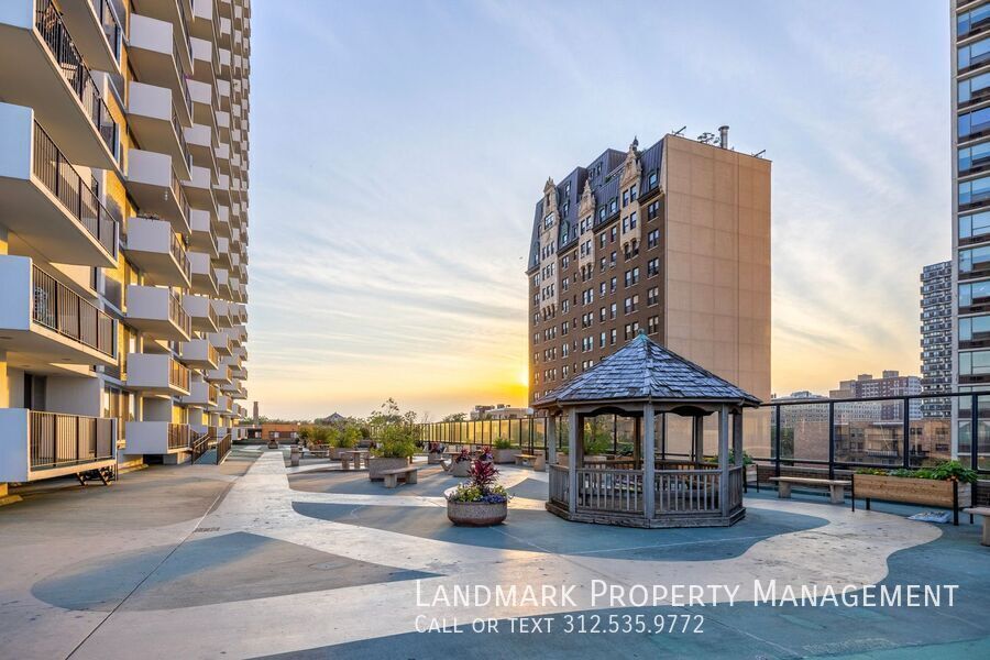 6033 N Sheridan Unit 35D property image