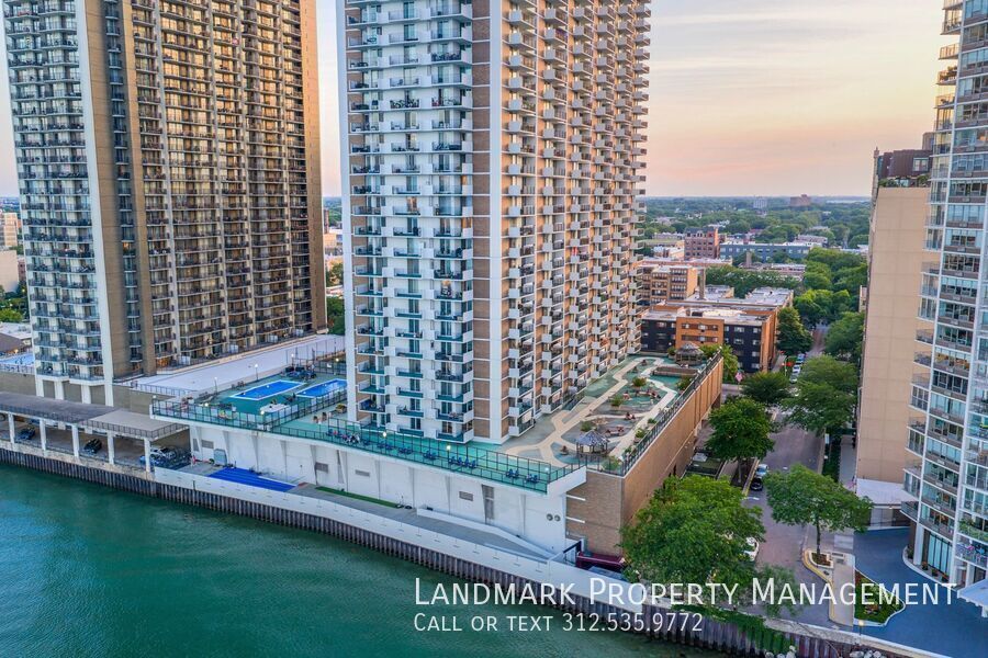 6033 N Sheridan Unit 35D property image