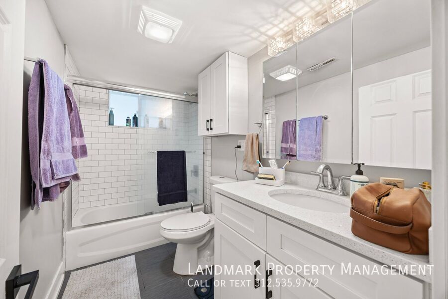 3521 N Western Ave Unit 1 property image