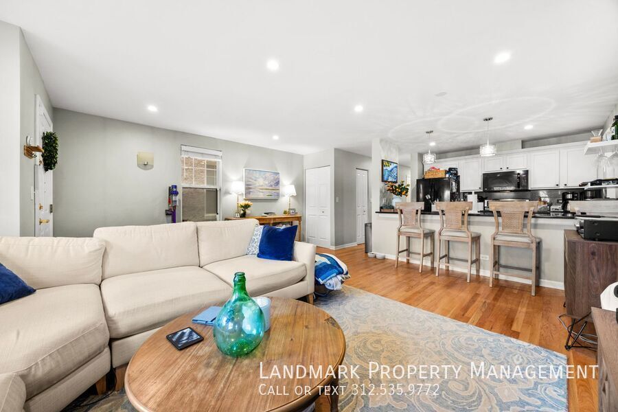 655 W Division St Unit A property image