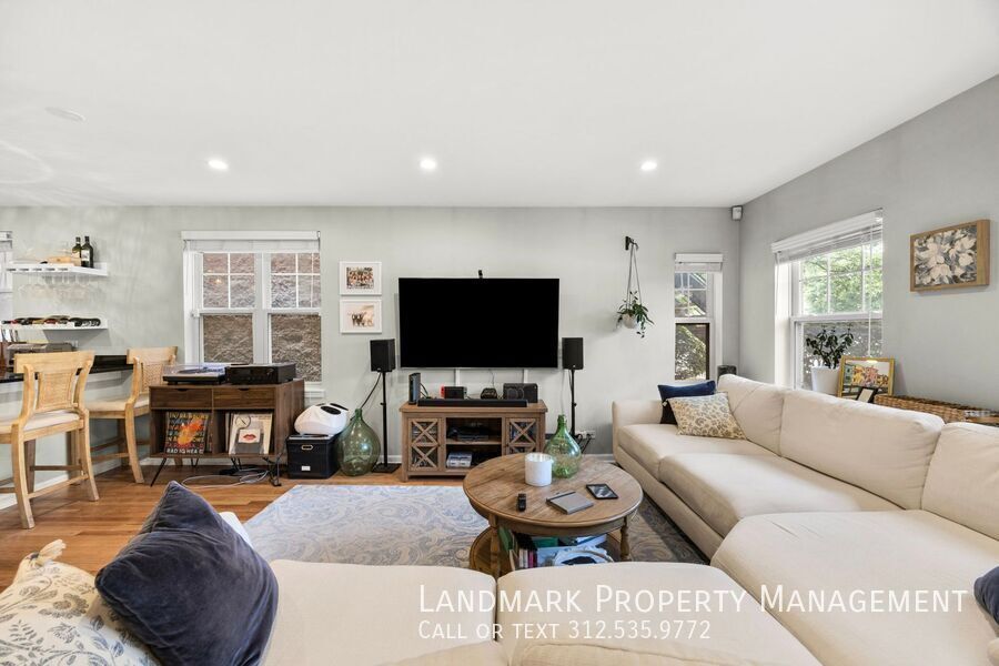 655 W Division St Unit A property image