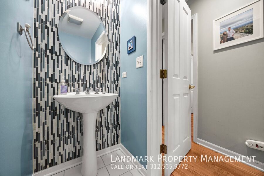 655 W Division St Unit A property image