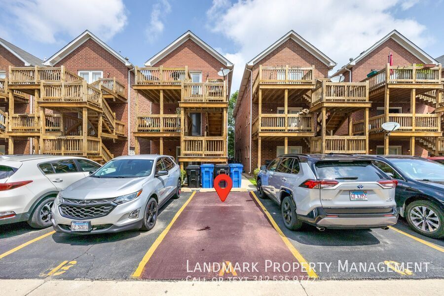655 W Division St Unit A property image
