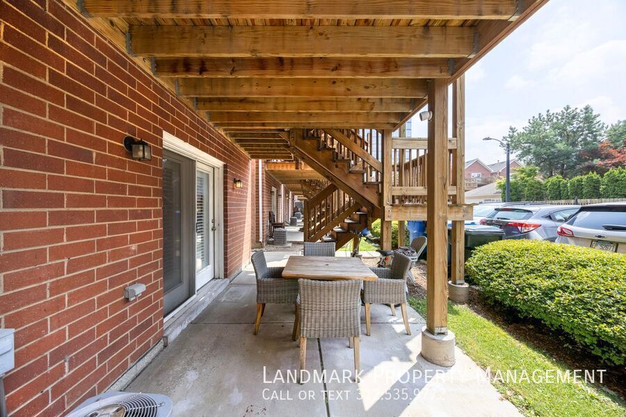 655 W Division St Unit A property image