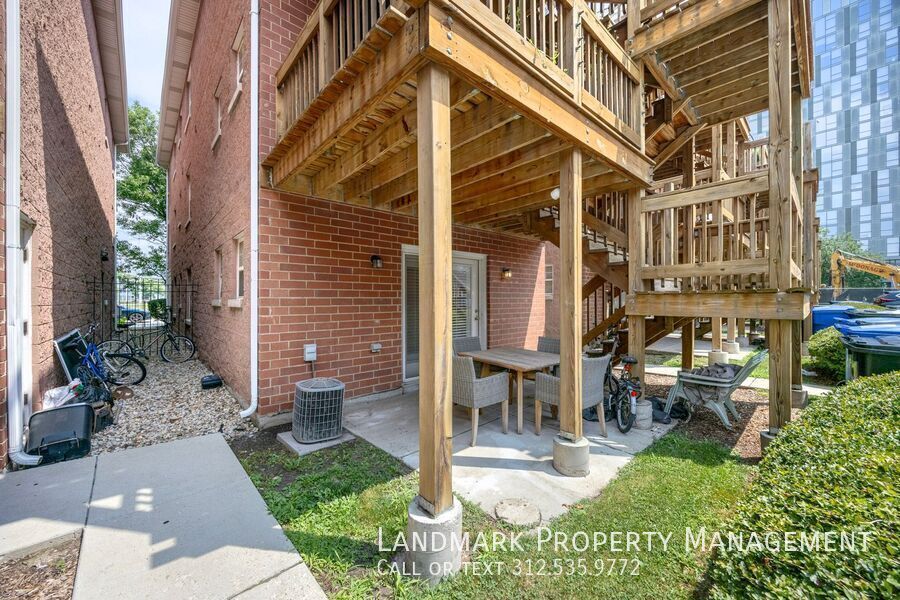 655 W Division St Unit A property image