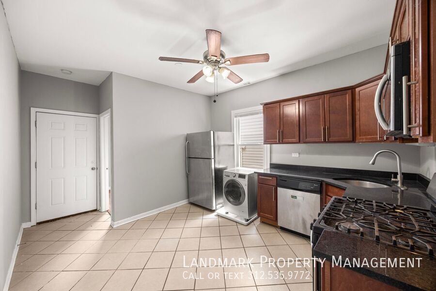 2947 N Avers Ave Unit 2 property image