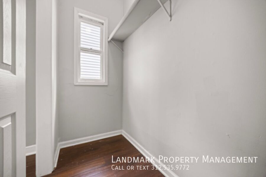 2947 N Avers Ave Unit 2 property image
