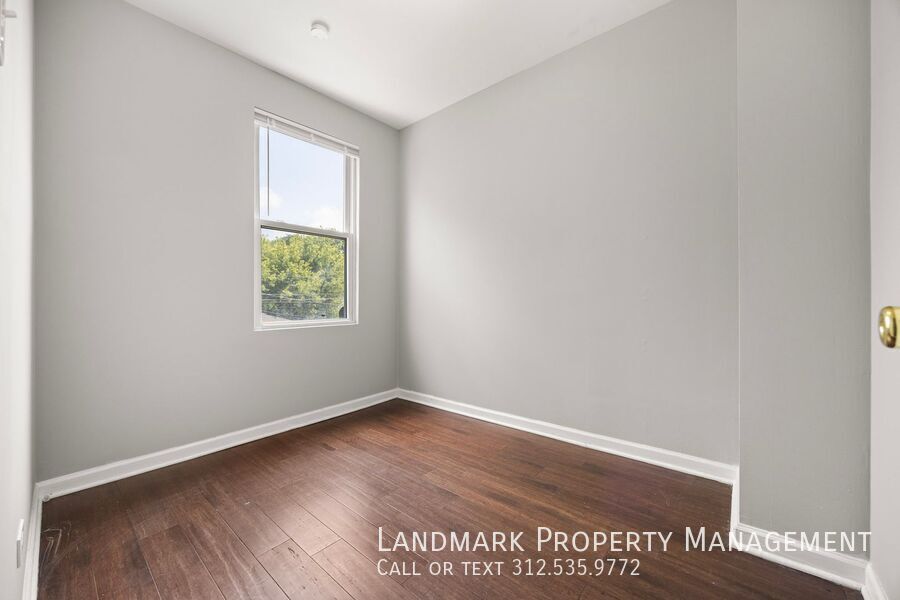 2947 N Avers Ave Unit 2 property image