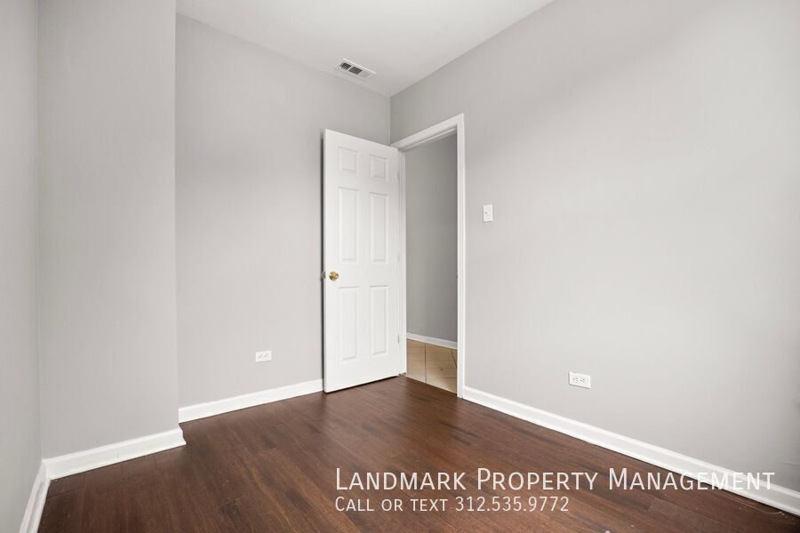 2947 N Avers Ave Unit 2 property image