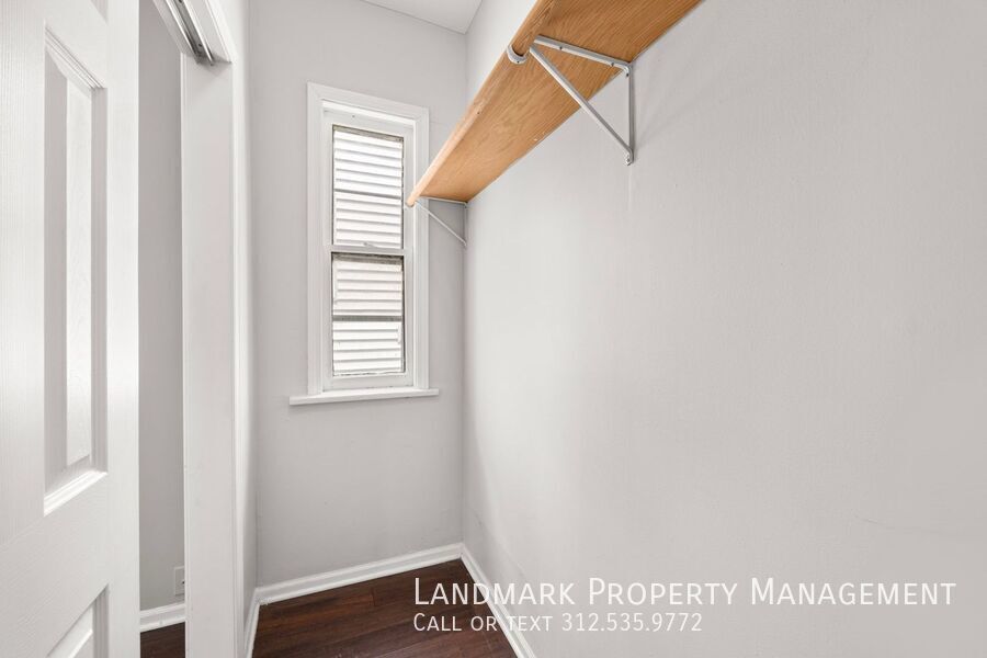 2947 N Avers Ave Unit 2 property image