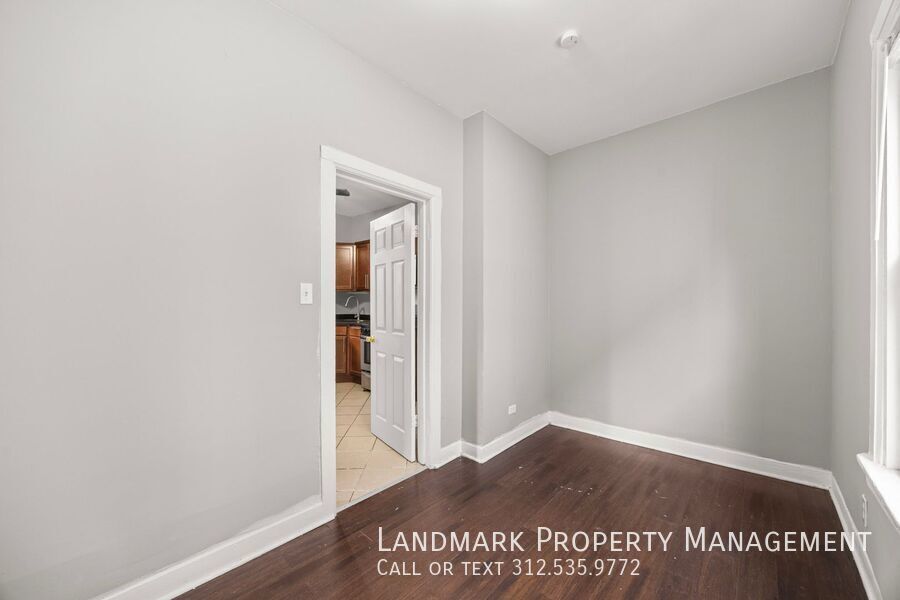 2947 N Avers Ave Unit 2 property image