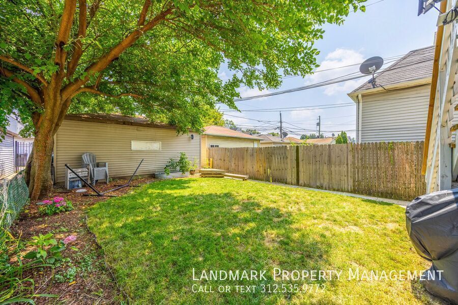 2947 N Avers Ave Unit 2 property image