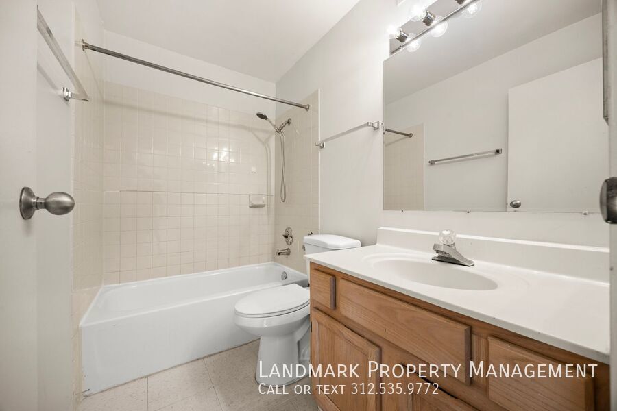 200 N Dearborn St Unit 3201 property image