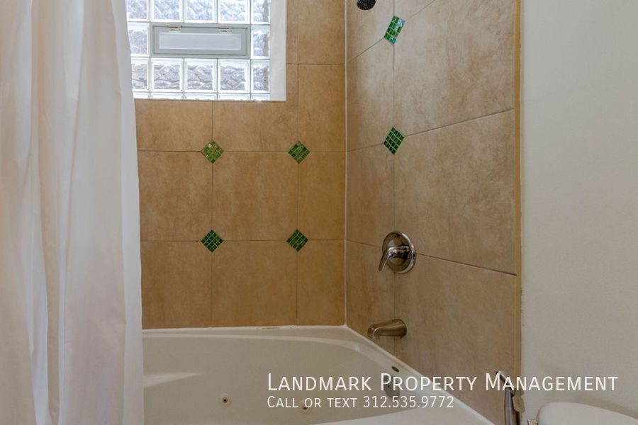4853 Vincennes Unit 205 property image