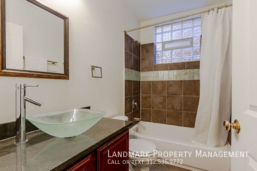 4853 Vincennes Unit 205 property image