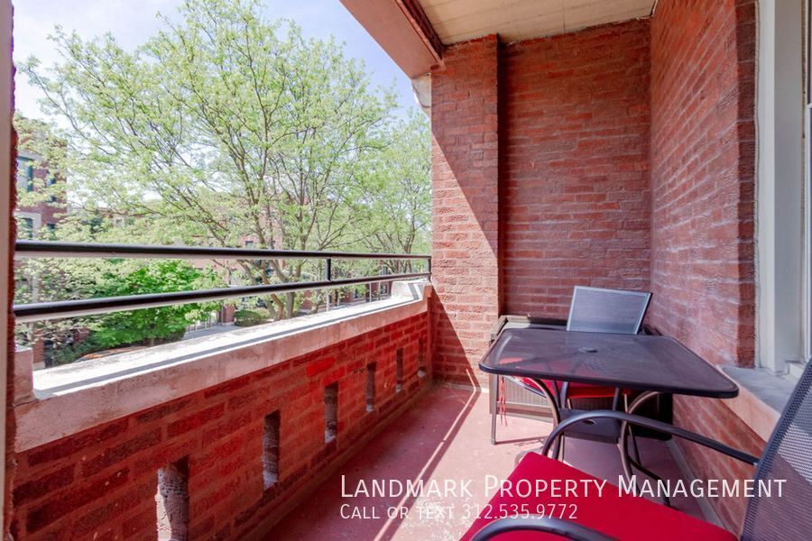 4853 Vincennes Unit 205 property image