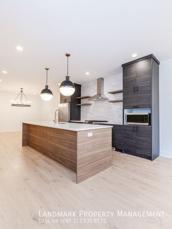 1726 W Cullerton St Unit 1 property image