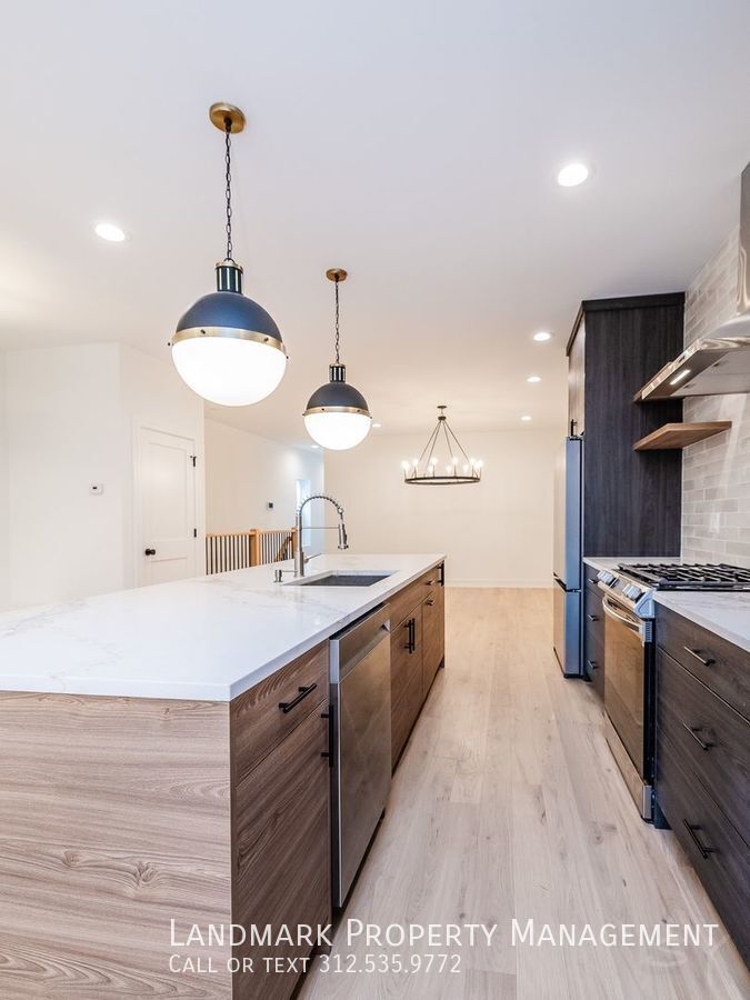 1726 W Cullerton St Unit 1 property image