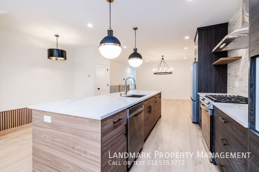 1726 W Cullerton St Unit 1 property image