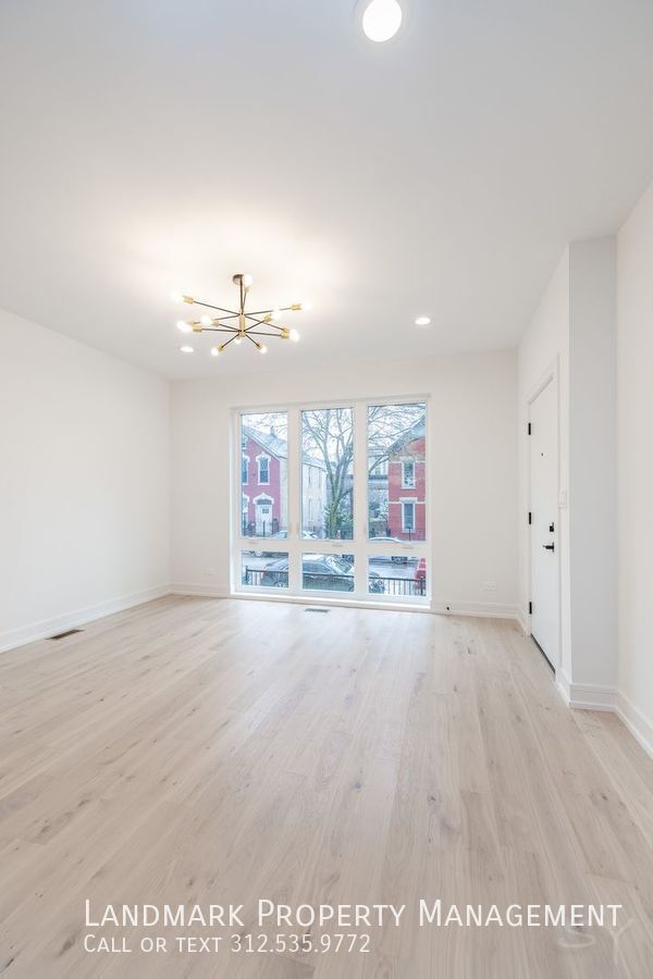 1726 W Cullerton St Unit 1 property image
