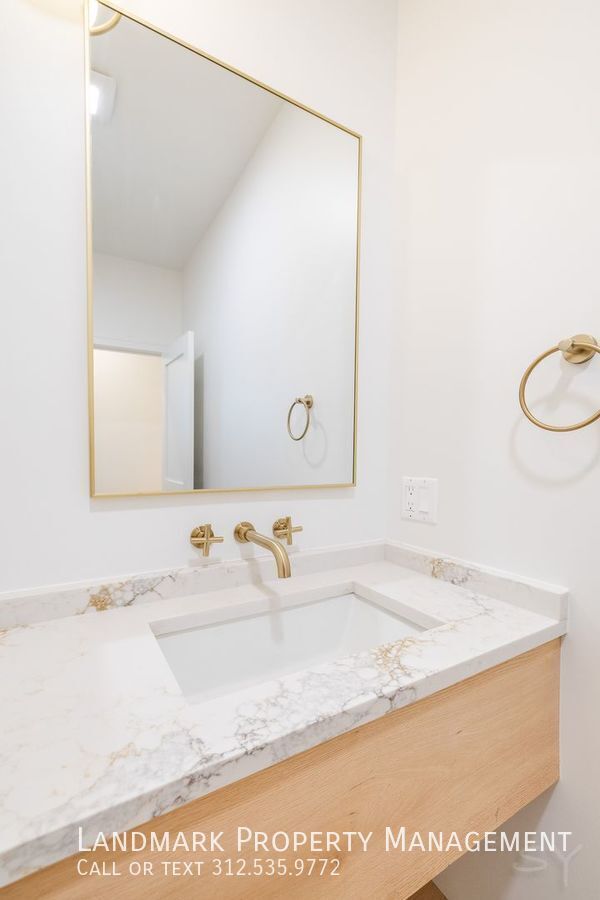 1726 W Cullerton St Unit 1 property image