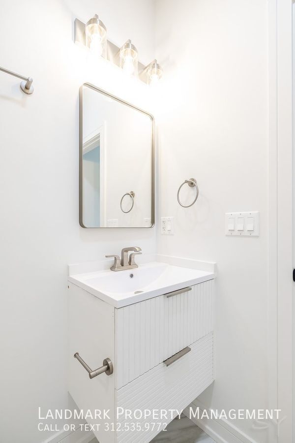 1726 W Cullerton St Unit 1 property image