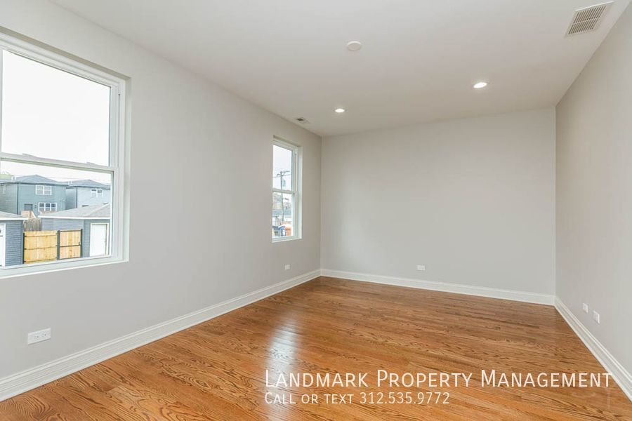 4737 S Michigan Unit 1 property image