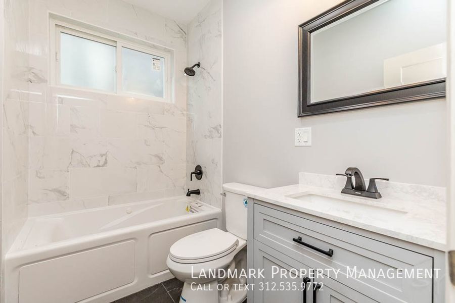 4737 S Michigan Unit 1 property image
